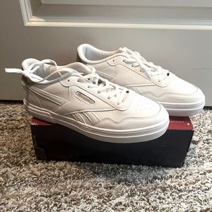 Reebok Women's Club MEMT Sneaker Sz. 10